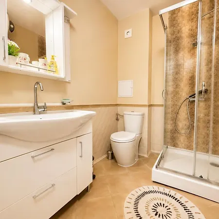 Boutique 2br | Pearl & Views Apartment *